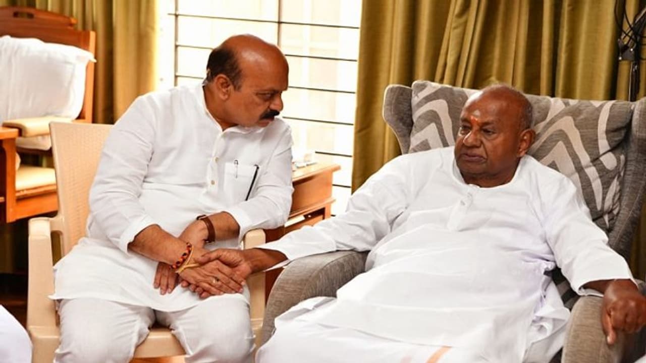 ಮಾಜಿ ಪ್ರಧಾನಿ ದೇವೇಗೌಡರಿಗೆ ತಲುಪದ ಕೆಂಪೇಗೌಡರ ಪ್ರತಿಮೆ ಲೋಕಾರ್ಪಣೆ ಆಹ್ವಾನ ಮಾಜಿ ಪ್ರಧಾನಿ ದೇವೇಗೌಡರಿಗೆ ತಲುಪದ ಕೆಂಪೇಗೌಡರ ಪ್ರತಿಮೆ ಲೋಕಾರ್ಪಣೆ ಆಹ್ವಾನ