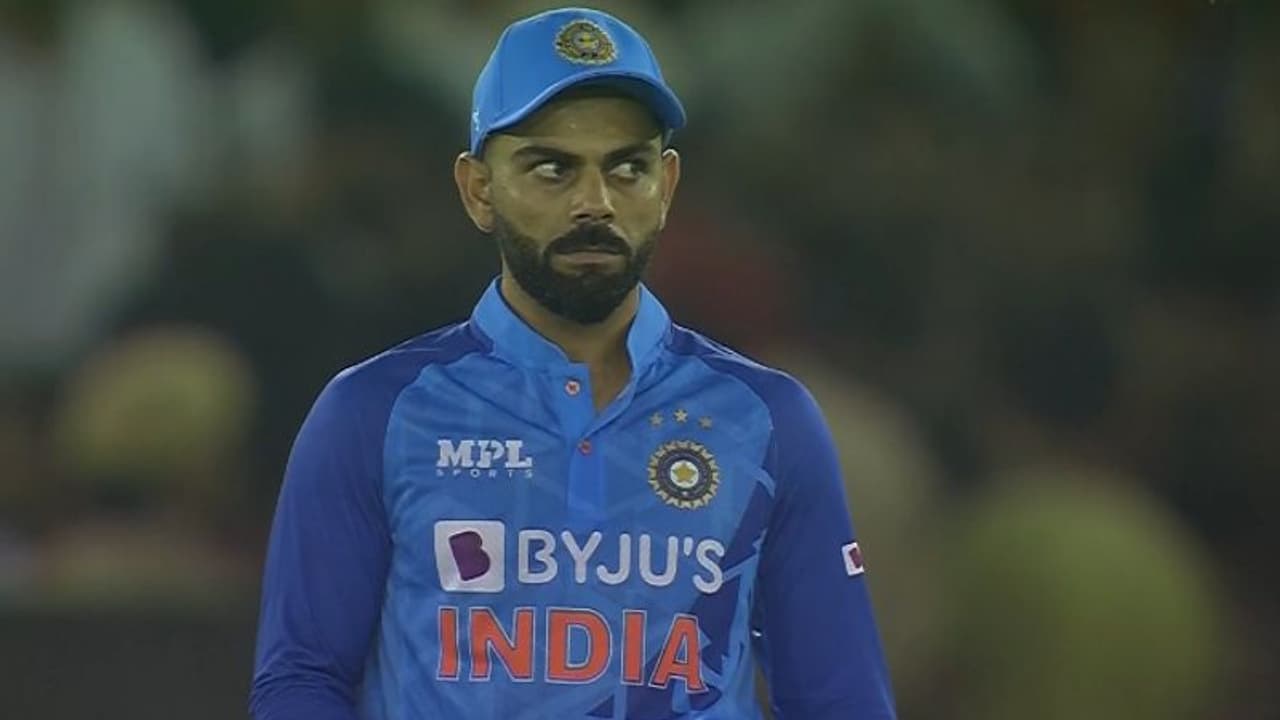 ഇന്ത്യ ന്യൂസിലന്ഡ് ഏകദിന പരമ്പര: അവനുവേണ്ടി കോലി ത്യാഗം ചെയ്യട്ടെയെന്ന് മഞ്ജരേക്കര് ഇന്ത്യ ന്യൂസിലന്ഡ് ഏകദിന പരമ്പര: അവനുവേണ്ടി കോലി ത്യാഗം ചെയ്യട്ടെയെന്ന് മഞ്ജരേക്കര്