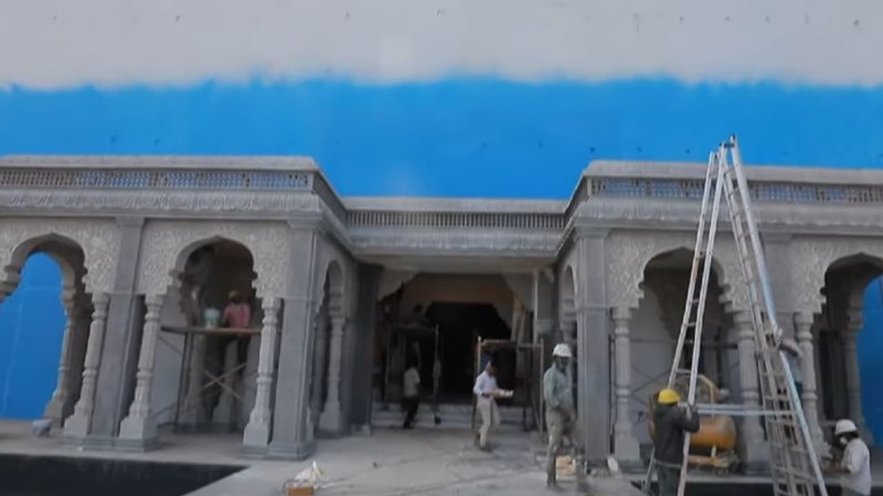 'പൊന്നിയിൻ സെല്വനി'ലെ വിസ്മയിപ്പിക്കുന്ന സെറ്റുകള്ക്ക് പിന്നില്, വീഡിയോ 'പൊന്നിയിൻ സെല്വനി'ലെ വിസ്മയിപ്പിക്കുന്ന സെറ്റുകള്ക്ക് പിന്നില്, വീഡിയോ