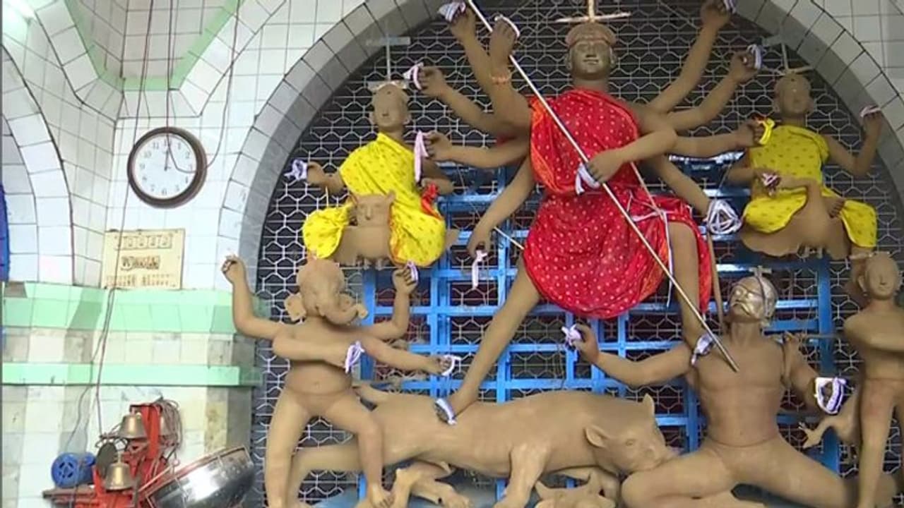 प. बंगालः नवरात्र पर में फुल वॉल्यूम में लाउडस्पीकर बजाने वालों पर एक्शन की तैयारी, जारी हुई गाइडलाइन प. बंगालः नवरात्र पर में फुल वॉल्यूम में लाउडस्पीकर बजाने वालों पर एक्शन की तैयारी, जारी हुई गाइडलाइन