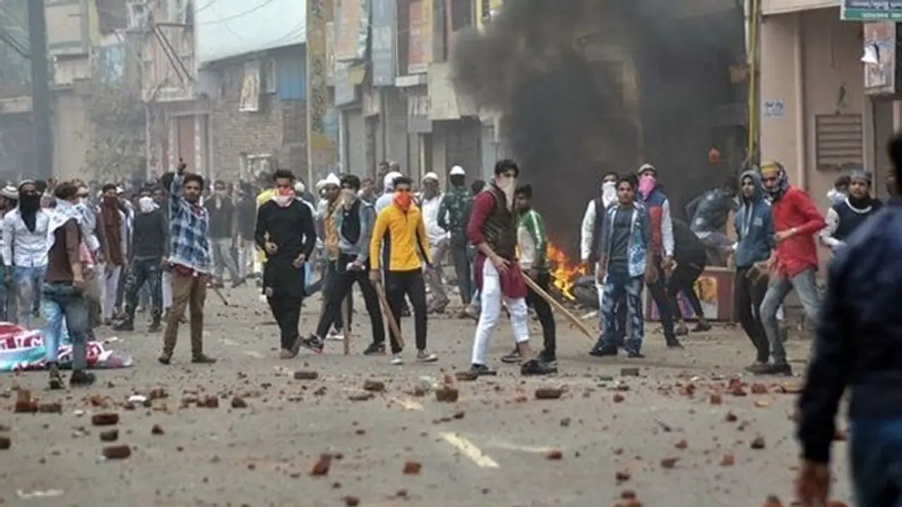 ಪಿಎಫ್ಐ ಬ್ಯಾನ್ ಬಳಿಕ ಕರ್ನಾಟಕದಲ್ಲಿ ಹೆಚ್ಚಾದ ಕೋಮು ಸಂಘರ್ಷ ಪ್ರಕರಣಗಳು: 12 ದಿನಕ್ಕೊಂದು ಕೇಸ್..! ಪಿಎಫ್ಐ ಬ್ಯಾನ್ ಬಳಿಕ ಕರ್ನಾಟಕದಲ್ಲಿ ಹೆಚ್ಚಾದ ಕೋಮು ಸಂಘರ್ಷ ಪ್ರಕರಣಗಳು: 12 ದಿನಕ್ಕೊಂದು ಕೇಸ್..!