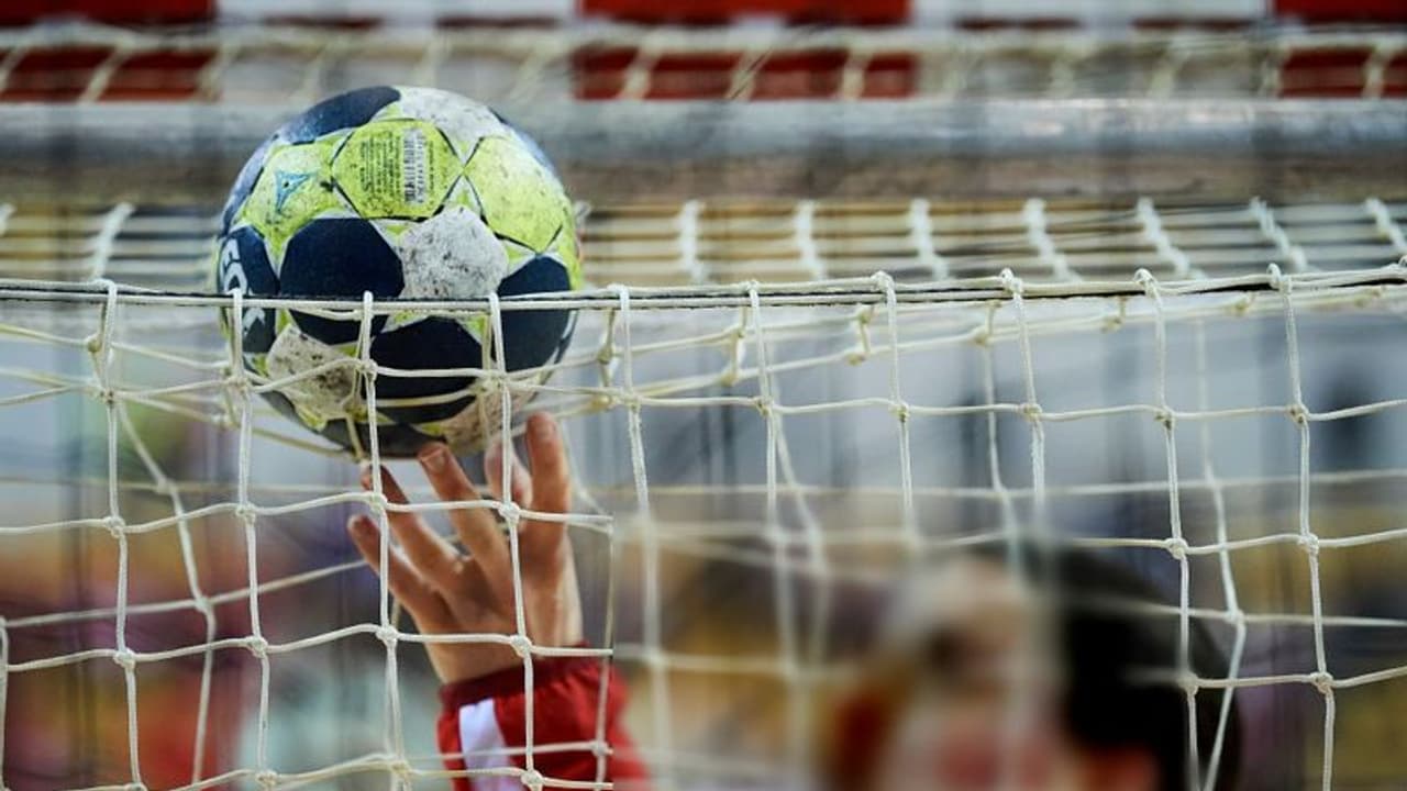 'ഹോട്ടല്‍ മുറിയില്‍ വെച്ച് കയറിപ്പിടിച്ചു'; കോച്ചിനെതിരെ ലൈംഗിക പീഡന പരാതിയുമായി മലയാളി ഹാന്‍ഡ്ബോള്‍ താരം