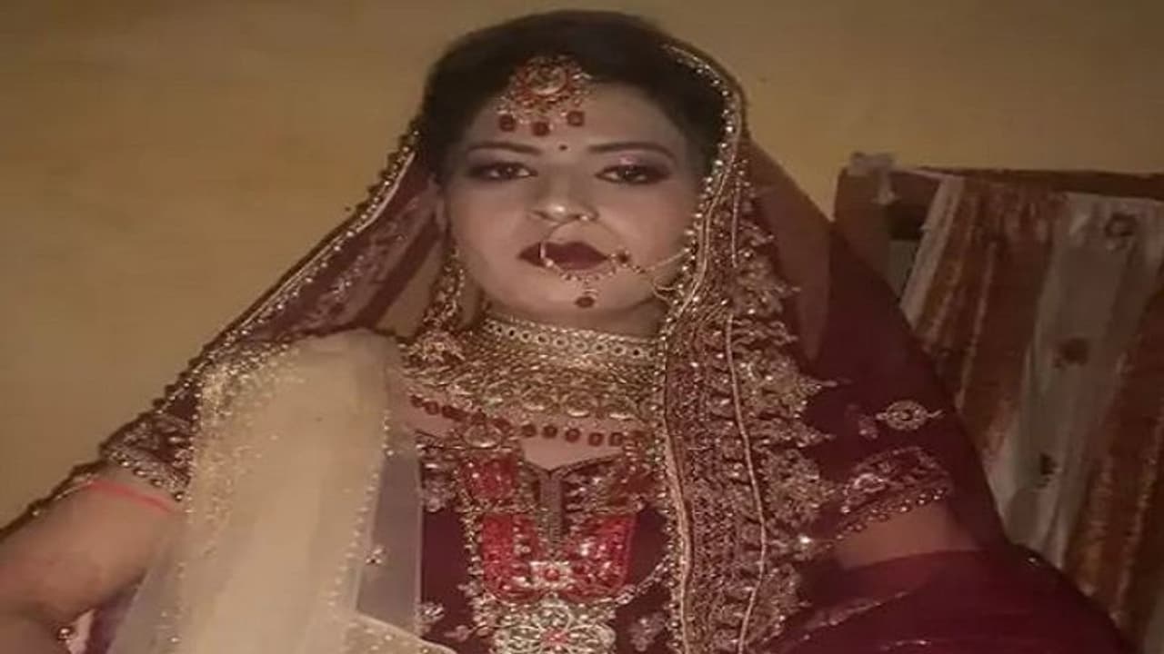 मुजफ्फरनगर: दबंगों की धमकी से तंग आकर विवाहिता ने उठाया खौफनाक कदम, शादी के पहले से परेशान कर रहे थे युवक मुजफ्फरनगर: दबंगों की धमकी से तंग आकर विवाहिता ने उठाया खौफनाक कदम, शादी के पहले से परेशान कर रहे थे युवक
