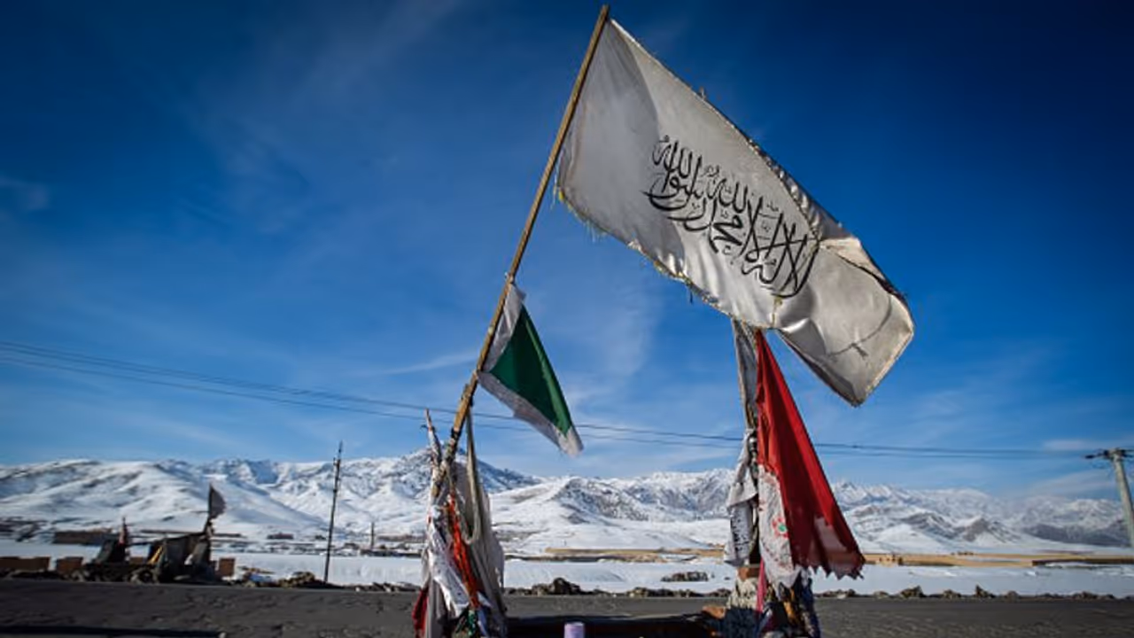 നിയമം മാറ്റി റഷ്യ, താലിബാനെയും എച്ച്എസ്ടിയെയും ഭീകരപ്പട്ടകയിൽ നിന്നൊഴിവാക്കി നിയമം മാറ്റി റഷ്യ, താലിബാനെയും എച്ച്എസ്ടിയെയും ഭീകരപ്പട്ടകയിൽ നിന്നൊഴിവാക്കി