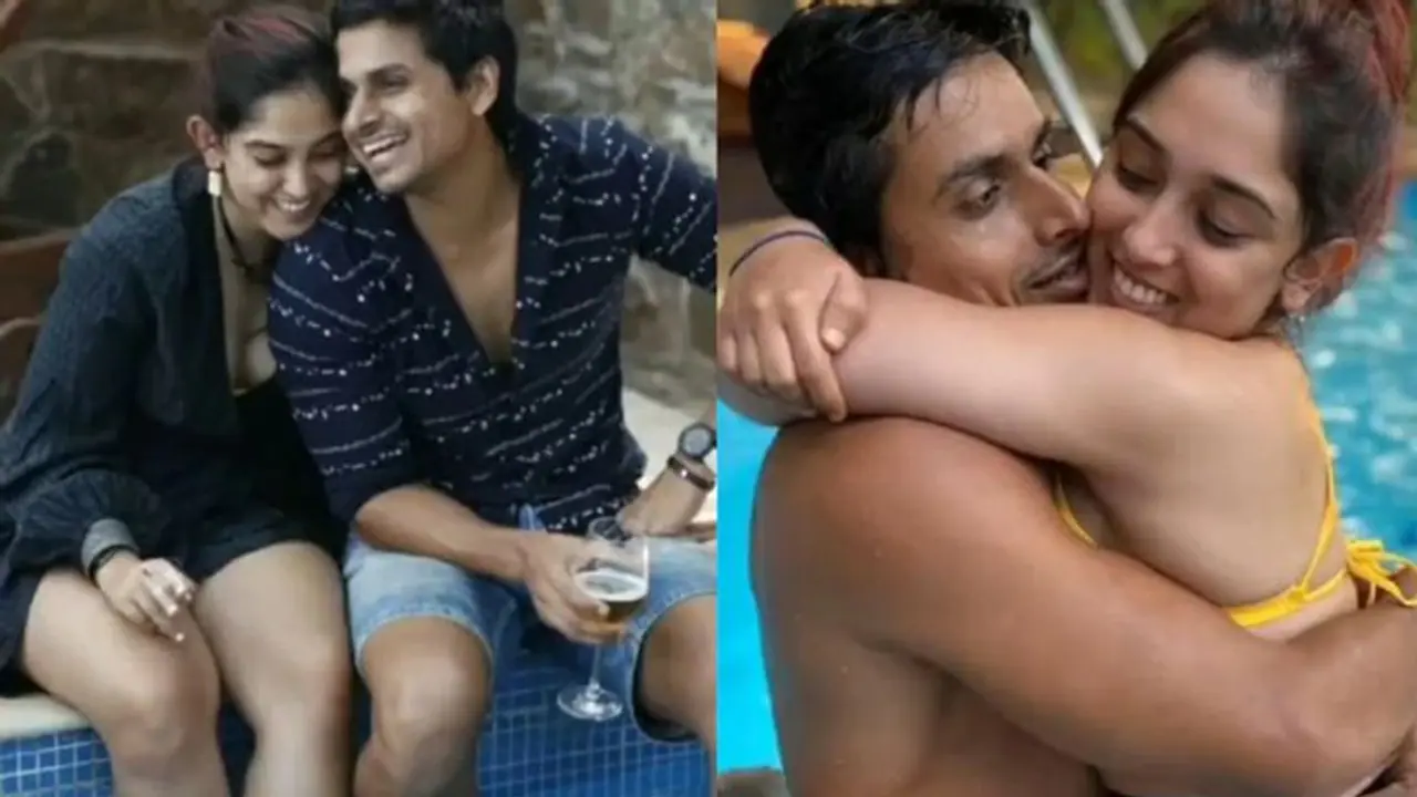 आमिर खान की बेटी ने की सगाई, ब्वॉयफ्रेंड ने घुटनों पर बैठकर किया प्रपोज, अंगूठी पहनाकर किया KISS आमिर खान की बेटी ने की सगाई, ब्वॉयफ्रेंड ने घुटनों पर बैठकर किया प्रपोज, अंगूठी पहनाकर किया KISS