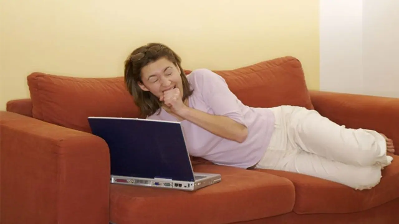 நன்பகல் நேர உறக்கம் உடலுக்கு நன்மையா...?? தீமையா...??