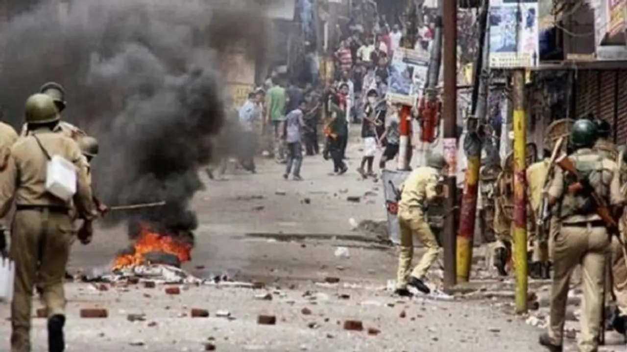 दंगे, उपद्रव में सार्वजनिक संपत्ति के नुकसान की अराजक तत्वों से की जाएगी वसूली, विधानसभा में विधेयक हुआ पेश दंगे, उपद्रव में सार्वजनिक संपत्ति के नुकसान की अराजक तत्वों से की जाएगी वसूली, विधानसभा में विधेयक हुआ पेश