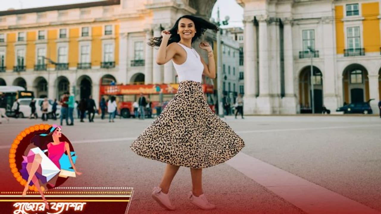 স্কার্টে নজর কাড়ুন সকলের, দেখে নিন কোন ধরনের স্কার্ট রয়েছে পুজো ফ্যাশন ট্রেন্ডে