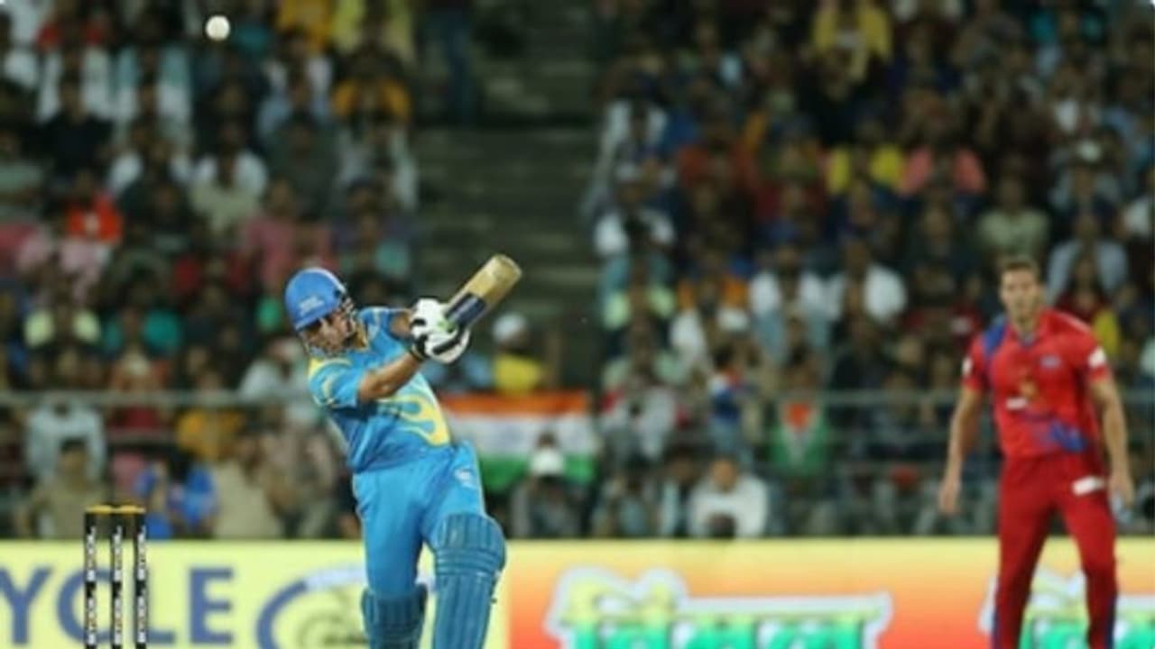 ಇಂಗ್ಲೆಂಡ್ ಬೌಲರ್ಗಳನ್ನು ಚೆಂಡಾಡಿದ ಸಚಿನ್ ತೆಂಡುಲ್ಕರ್; ಟಿ20 ವಿಶ್ವಕಪ್ಗೆ ಬ್ಯಾಕ್ಅಪ್ ಓಪನ್ನರ್ ಎಂದ ನೆಟ್ಟಿಗರು..! ಇಂಗ್ಲೆಂಡ್ ಬೌಲರ್ಗಳನ್ನು ಚೆಂಡಾಡಿದ ಸಚಿನ್ ತೆಂಡುಲ್ಕರ್; ಟಿ20 ವಿಶ್ವಕಪ್ಗೆ ಬ್ಯಾಕ್ಅಪ್ ಓಪನ್ನರ್ ಎಂದ ನೆಟ್ಟಿಗರು..!