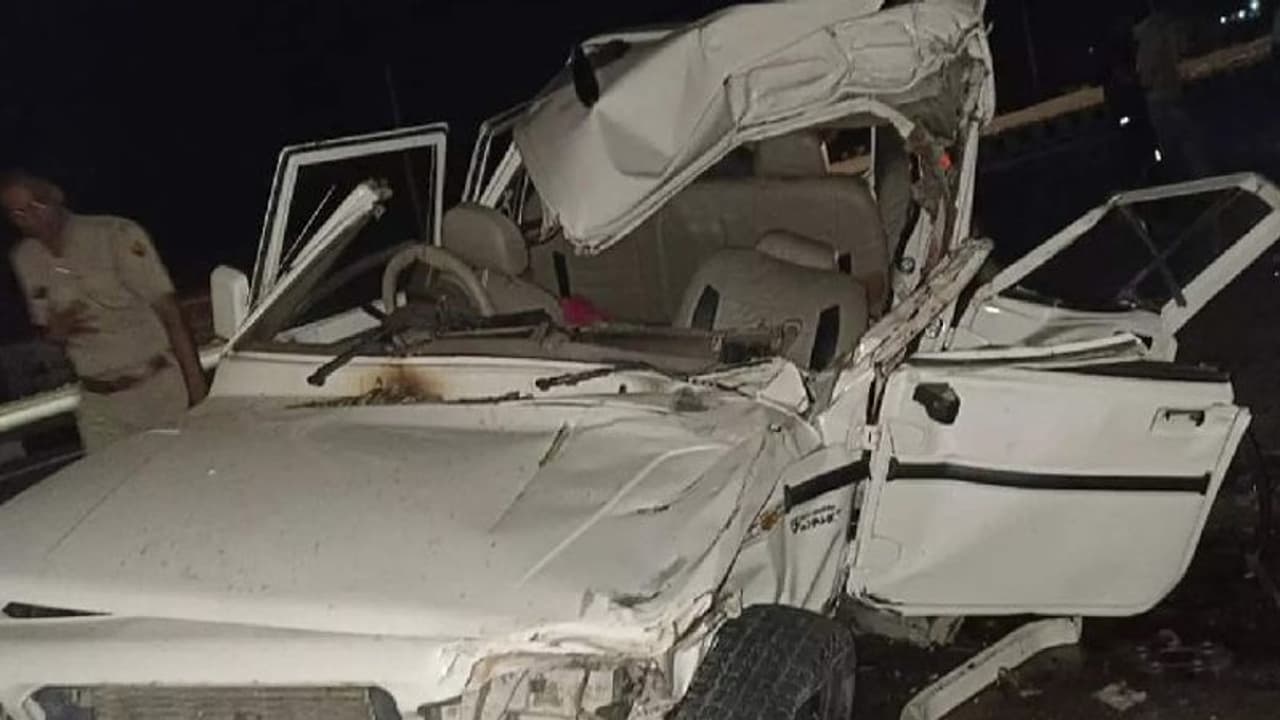  राजस्थान में भयानक एक्सीडेंट: बोलेरो की छत फटी, अंदर बैठे लोग लाशों में तब्दील होकर 50 फीट दूर जा गिरे