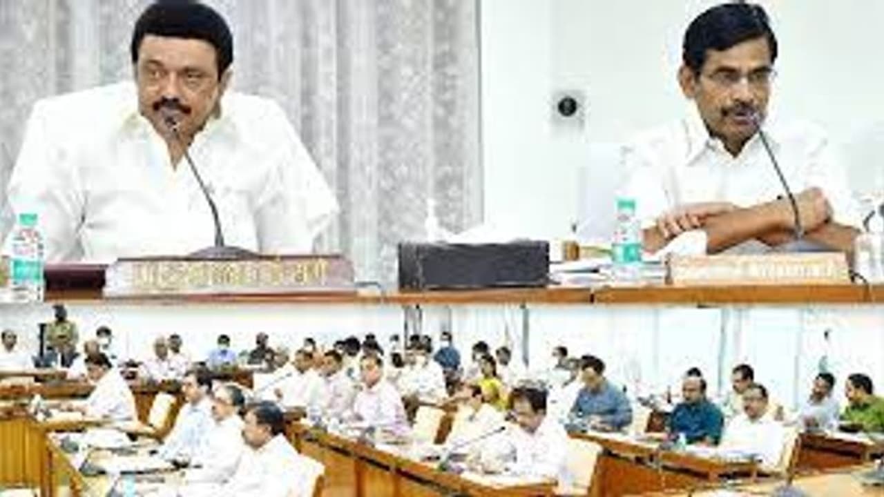 வடகிழக்கு பருவமழை முன்னெச்சரிக்கை நடவடிக்கை.. முதலமைச்சர் அதிகாரிகளுடன் ஆலோசனை