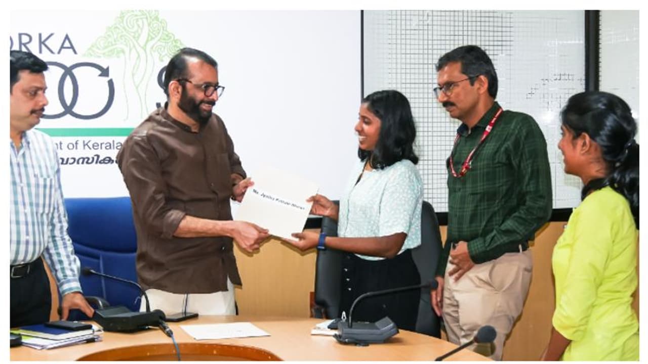 നോര്ക്കയുടെ ട്രിപ്പിൾ വിൻ പദ്ധതി വിജയം; നഴ്സുമാരുടെ ആദ്യബാച്ച് ജർമ്മനിയിലേക്ക് നോര്ക്കയുടെ ട്രിപ്പിൾ വിൻ പദ്ധതി വിജയം; നഴ്സുമാരുടെ ആദ്യബാച്ച് ജർമ്മനിയിലേക്ക്