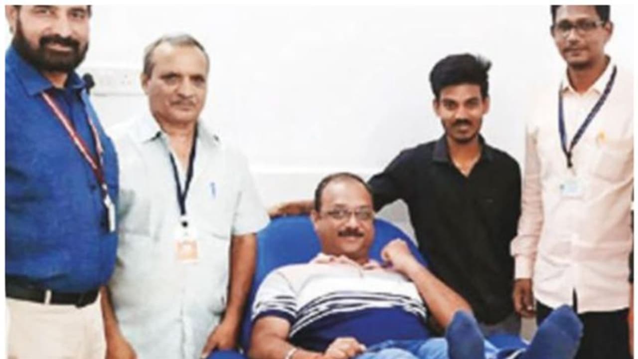 അപൂർവ എ2ബി പോസിറ്റീവ് രക്തം ദാനം ചെയ്ത് 17കാരിയുടെ ജീവൻ രക്ഷിച്ച് യുവാവ്