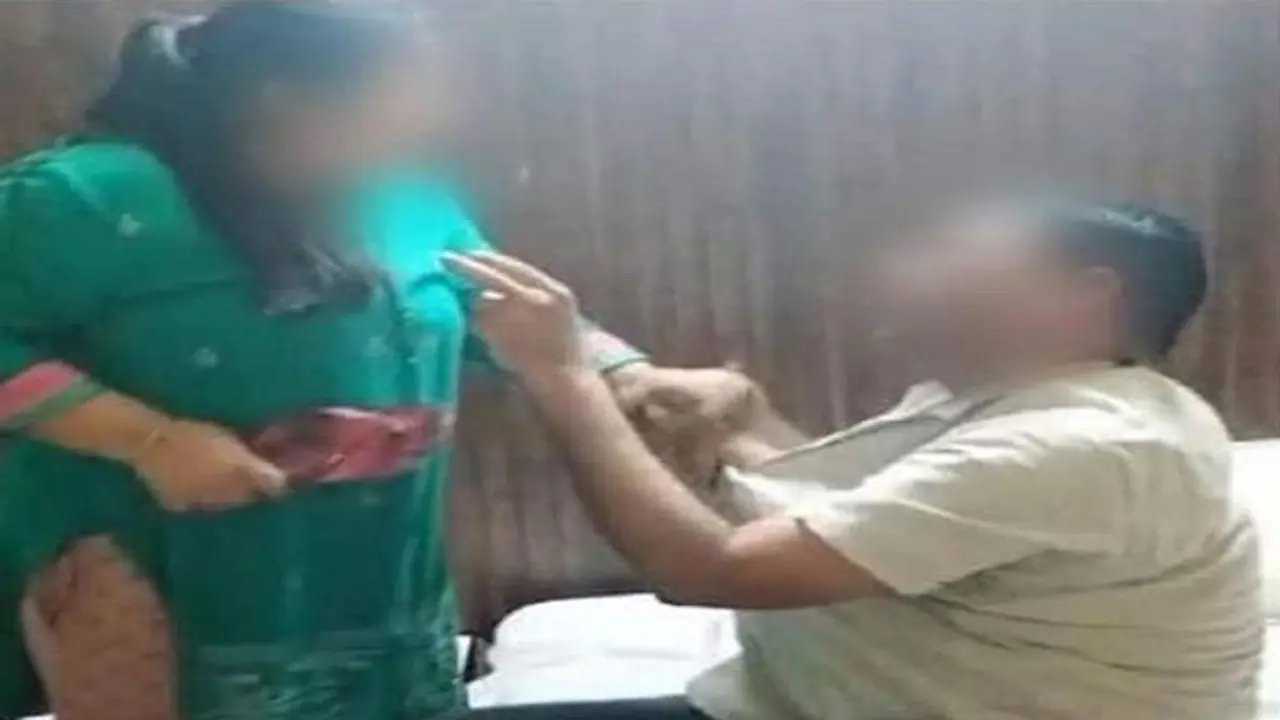 आगरा में पति की पिटाई मामले ने लिया राजनीतिक रंग, आप नेता ने पार्टी की छवि धूमिल करने का लगाया आरोप आगरा में पति की पिटाई मामले ने लिया राजनीतिक रंग, आप नेता ने पार्टी की छवि धूमिल करने का लगाया आरोप