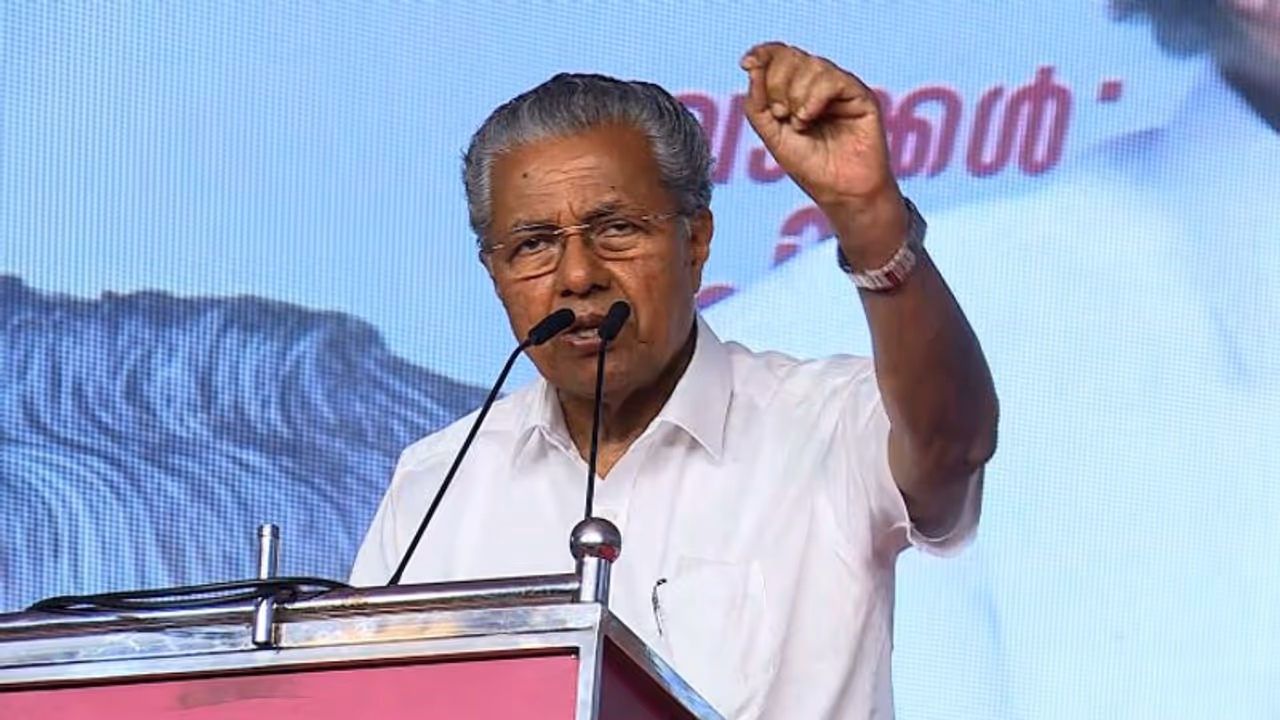 ധാർഷ്ട്യമെന്ന് വിളിച്ചോളൂ, സകല എതിർപ്പിനെയും മറികടക്കും; നാടിന്റെ വികസനത്തിൽ പിന്നോട്ടില്ലെന്ന് മുഖ്യമന്ത്രി ധാർഷ്ട്യമെന്ന് വിളിച്ചോളൂ, സകല എതിർപ്പിനെയും മറികടക്കും; നാടിന്റെ വികസനത്തിൽ പിന്നോട്ടില്ലെന്ന് മുഖ്യമന്ത്രി