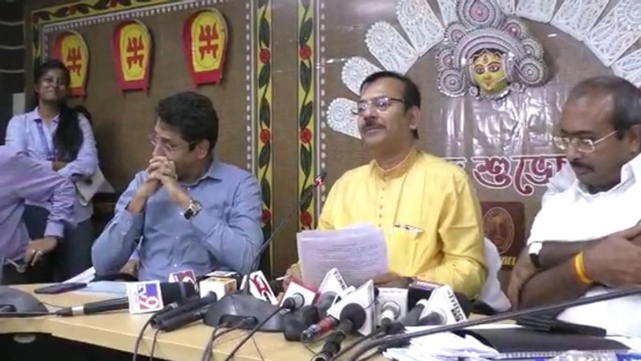 পুজোর জন্য বিশেষ কন্ট্রোল রুম, পুজো কমিটির বিদ্যুৎ বিলে ছাড় একাধিক প্ল্যানিং নিয়ে বৈঠক রাজ্যের পুজোর জন্য বিশেষ কন্ট্রোল রুম, পুজো কমিটির বিদ্যুৎ বিলে ছাড় একাধিক প্ল্যানিং নিয়ে বৈঠক রাজ্যের