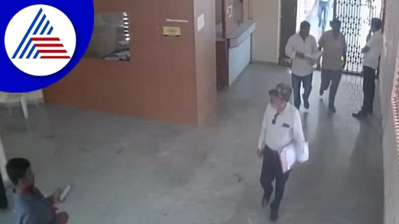 ಚಿಕ್ಕಬಳ್ಳಾಪುರ ತಹಶೀಲ್ದಾರ್ ಕಚೇರಿಗೆ ನಕಲಿ‌ ಲೋಕಾಯುಕ್ತ ದಾಳಿ, ಐಡಿಕಾರ್ಡ್ ಕೇಳಿದ್ದೇ ಕಾಲ್ಕಿತ್ತ!