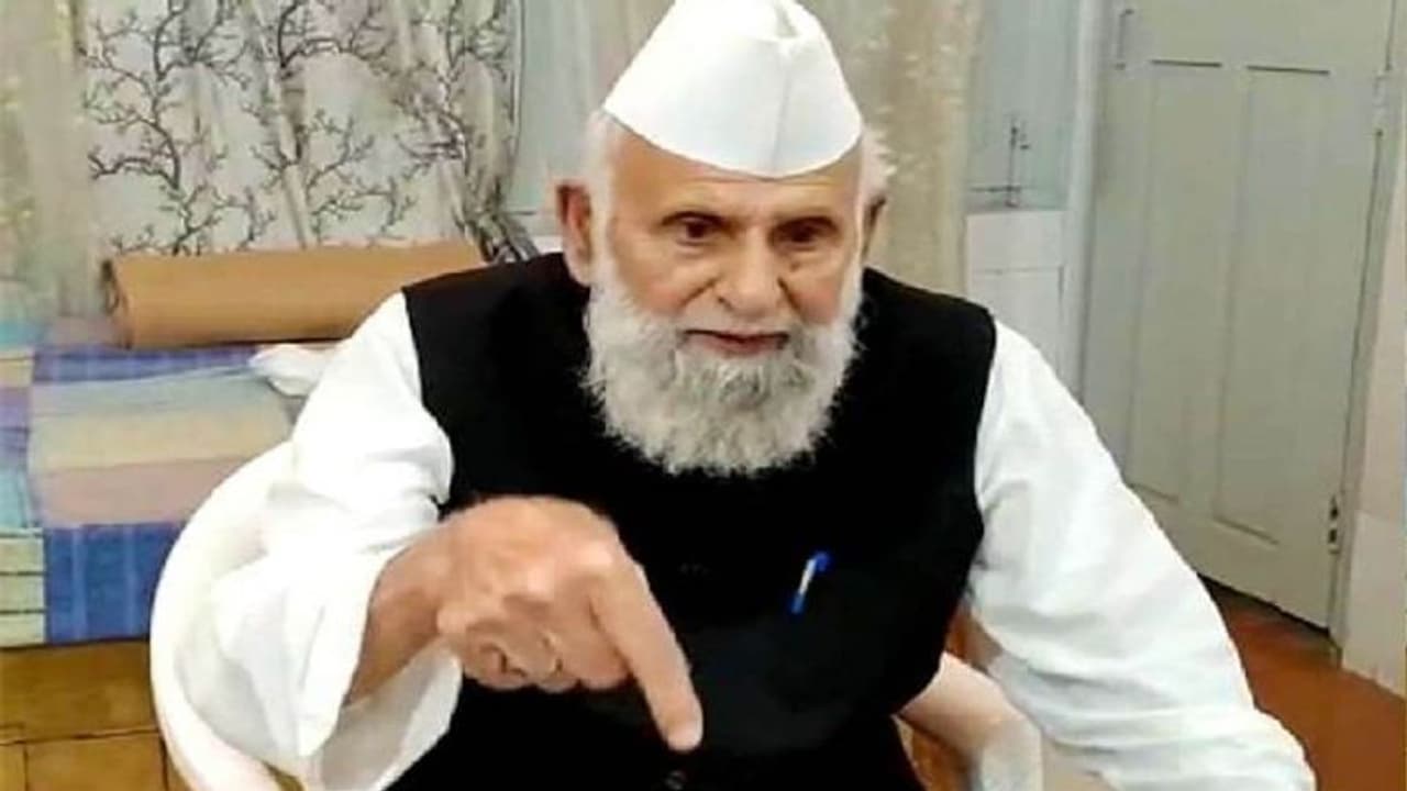 कौन हैं PFI का समर्थन करने वाले सपा सांसद, पहले भी इनके विवादित बयानों से मचा था बवाल कौन हैं PFI का समर्थन करने वाले सपा सांसद, पहले भी इनके विवादित बयानों से मचा था बवाल