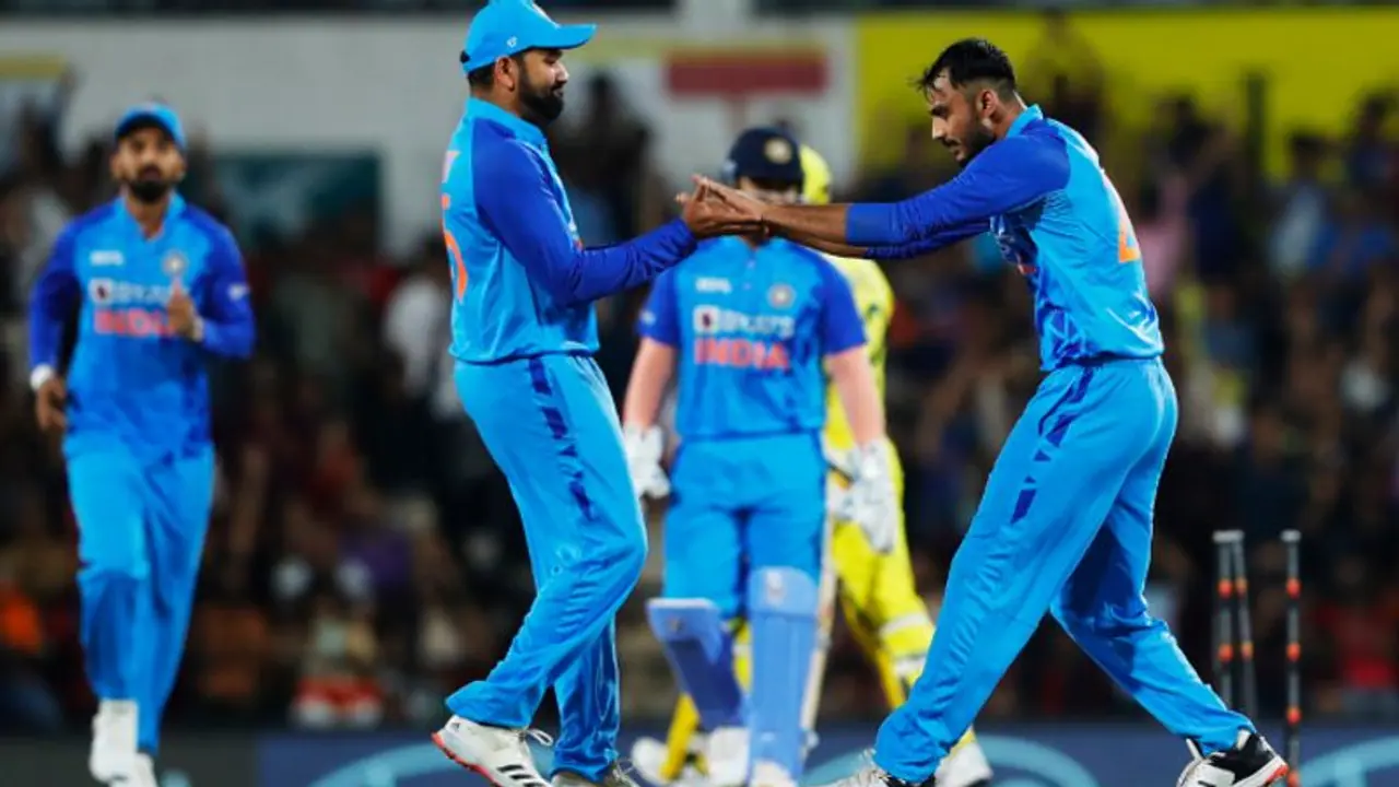 IND vs AUS: அக்ஸர் படேல், பும்ரா அபார பவுலிங்..! ஹர்ஷல் படேல் பவுலிங்கில் சிக்ஸர் மழை பொழிந்த மேத்யூ வேட் IND vs AUS: அக்ஸர் படேல், பும்ரா அபார பவுலிங்..! ஹர்ஷல் படேல் பவுலிங்கில் சிக்ஸர் மழை பொழிந்த மேத்யூ வேட்