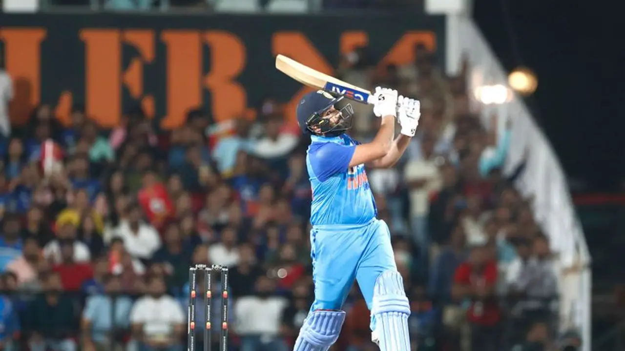 സൂപ്പര് ഹിറ്റ്മാന് ആയി രോഹിത്, സിക്സര് പറത്തി ലോക റെക്കോര്ഡ് സൂപ്പര് ഹിറ്റ്മാന് ആയി രോഹിത്, സിക്സര് പറത്തി ലോക റെക്കോര്ഡ്