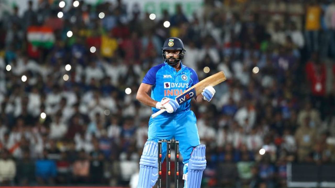 പട നയിച്ച് രോഹിത്, ഫിനിഷ് ചെയ്ത് കാര്ത്തിക്; ജീവന്മരണപ്പോരില് ഓസീസിനെ വീഴ്ത്തി ഇന്ത്യ പരമ്പരയില് ഒപ്പം പട നയിച്ച് രോഹിത്, ഫിനിഷ് ചെയ്ത് കാര്ത്തിക്; ജീവന്മരണപ്പോരില് ഓസീസിനെ വീഴ്ത്തി ഇന്ത്യ പരമ്പരയില് ഒപ്പം