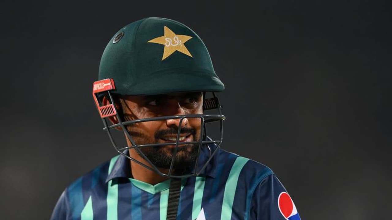 അവരോടാണ് കടപ്പെട്ടിരിക്കുന്നത്! കിവീസിനെതിരായ മത്സരശേഷം കാണികളോട് നന്ദി പറഞ്ഞ് ബാബര്‍ അസം