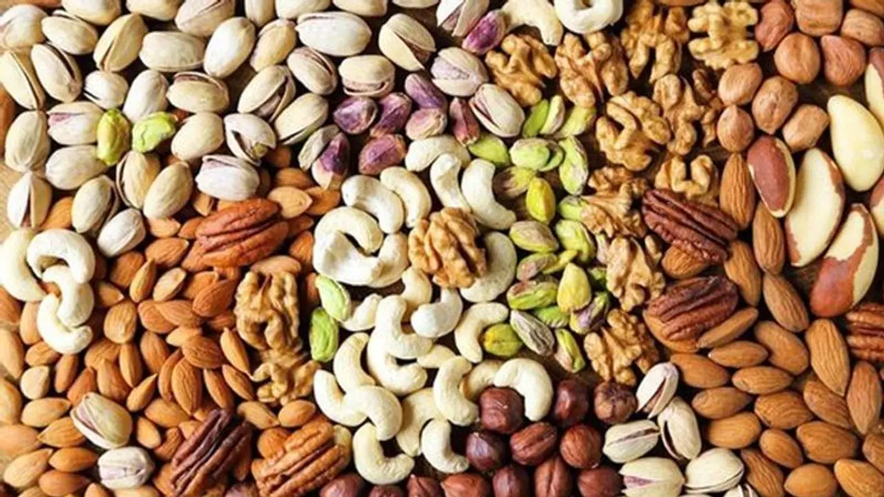 बाजार में धड़ल्ले से बिक रहे नकली ड्राई फ्रूट्स, इस तरह करें असली नकली की पहचान बाजार में धड़ल्ले से बिक रहे नकली ड्राई फ्रूट्स, इस तरह करें असली नकली की पहचान