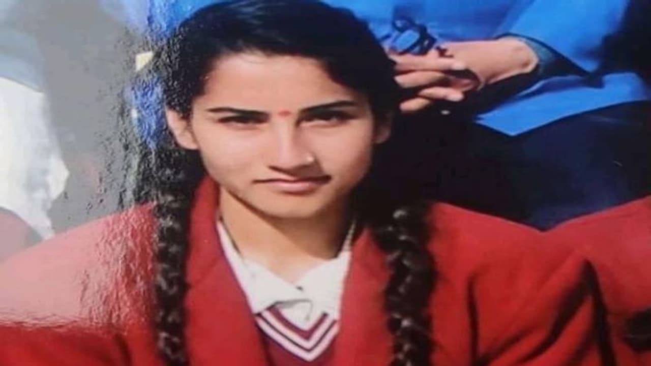 ಮೊದಲ ಸ್ಯಾಲರಿ ಪಡೆಯುವ ಮುನ್ನವೇ ಆಕೆಯನ್ನು ಕೊಂದು ಬಿಟ್ಟರು: ಕಣ್ಣೀರಿಟ್ಟ ಅಂಕಿತಾ ಸಂಬಂಧಿ