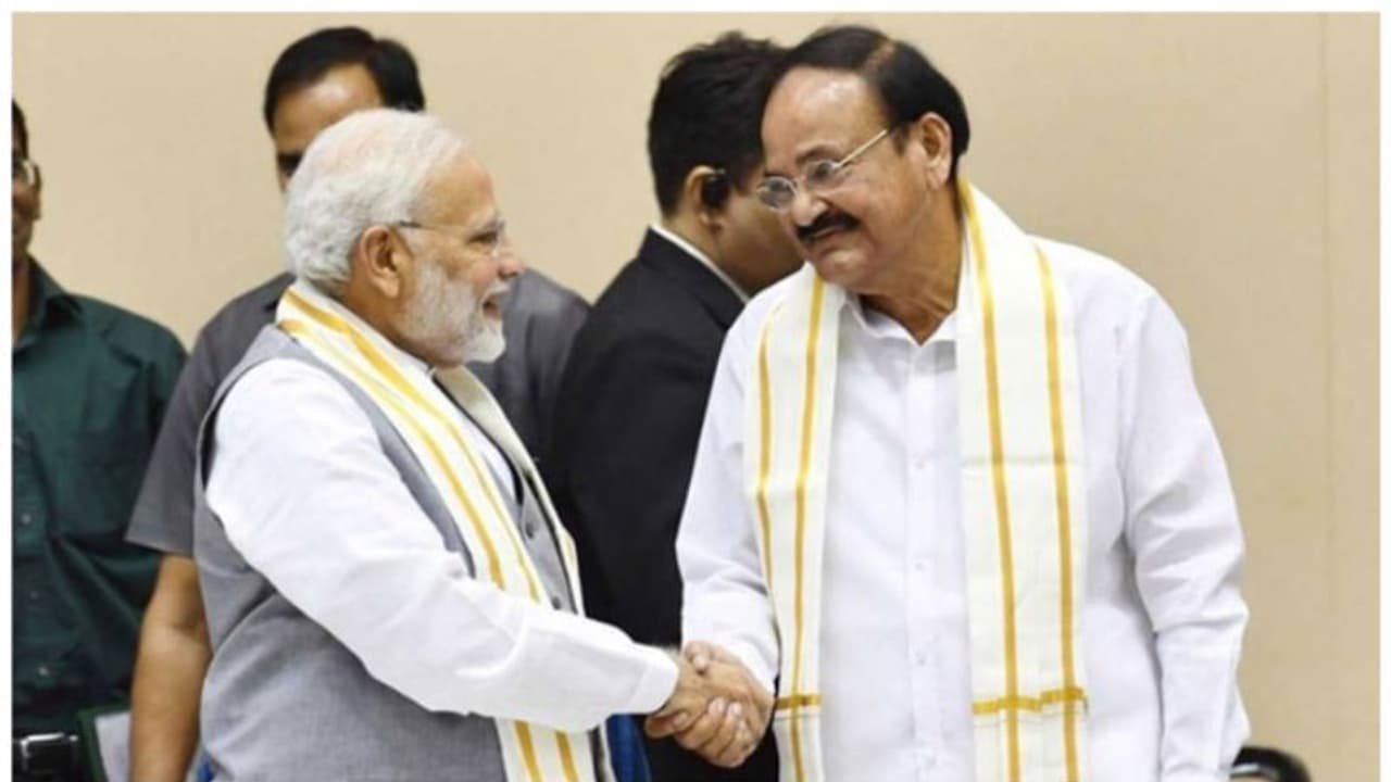  എതിരാളികളാണ് പക്ഷേ ശത്രുക്കളല്ല; രാഷ്ട്രീയപാർട്ടികൾ ശൈലി മാറ്റണമെന്ന് വെങ്കയ്യ നായിഡു, മോദിക്ക് പ്രശംസ