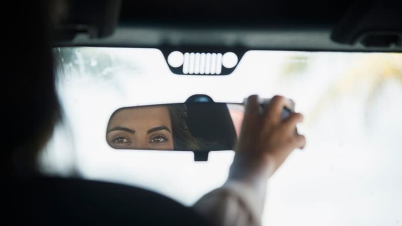 ബ്രേക്കിന് പകരം ക്ലച്ച് അമര്ത്തി, 40 കാരിയുടെ ഡ്രൈവിംഗ് പഠനം 19 കാരന്റെ ജീവനെടുത്തു ബ്രേക്കിന് പകരം ക്ലച്ച് അമര്ത്തി, 40 കാരിയുടെ ഡ്രൈവിംഗ് പഠനം 19 കാരന്റെ ജീവനെടുത്തു