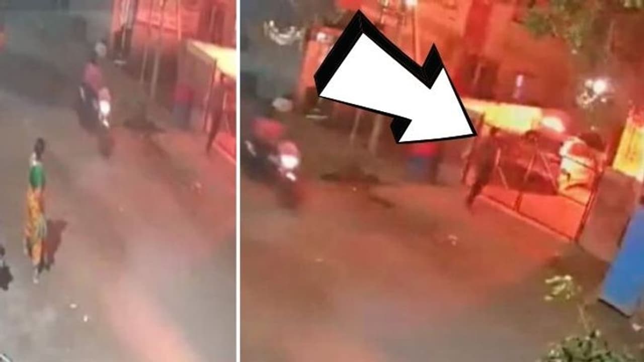 மதுரை ஆர்.எஸ்.எஸ் பிரமுகர் வீட்டில் பெட்ரோல் குண்டு வீச்சு.! தமிழகத்தில் தொடரும் அதிர்ச்சி சம்பவங்கள்