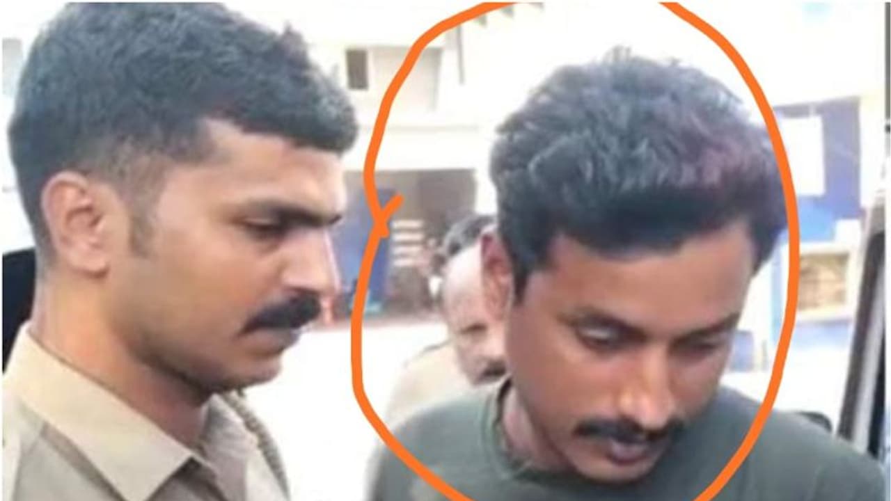 15കാരിയെ പീഡിപ്പിച്ച് ഗര്ഭിണിയാക്കി; പാലക്കാട് യുവമോര്ച്ചാ നേതാവ് അറസ്റ്റില് 15കാരിയെ പീഡിപ്പിച്ച് ഗര്ഭിണിയാക്കി; പാലക്കാട് യുവമോര്ച്ചാ നേതാവ് അറസ്റ്റില്