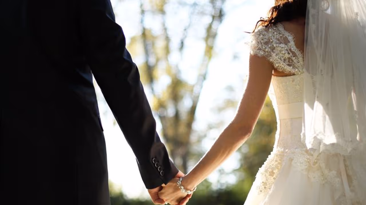 'വധു ഹാപ്പിയാണ്'; വിവാഹ ദിനത്തിൽ വരൻ മുങ്ങിയ വിവരമറിഞ്ഞ വധു ചെയ്തത്...