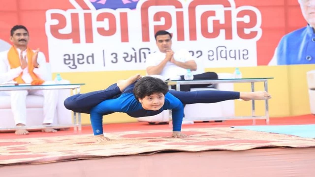 डाउन सिंड्रोम पीड़ित अन्वी ने योग की ताकत से बदला जीवन, मन की बात में PM मोदी ने लिया नाम डाउन सिंड्रोम पीड़ित अन्वी ने योग की ताकत से बदला जीवन, मन की बात में PM मोदी ने लिया नाम