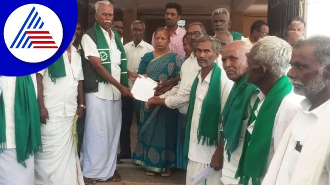 ಹೂವಿನ ಮಾರ್ಕೆಟ್ನಲ್ಲಿ ಗೋಲ್ಮಾಲ್; ಪ್ರತ್ಯೇಕ ಮಾರುಕಟ್ಟೆಗೆ ಆಗ್ರಹ ಹೂವಿನ ಮಾರ್ಕೆಟ್ನಲ್ಲಿ ಗೋಲ್ಮಾಲ್; ಪ್ರತ್ಯೇಕ ಮಾರುಕಟ್ಟೆಗೆ ಆಗ್ರಹ