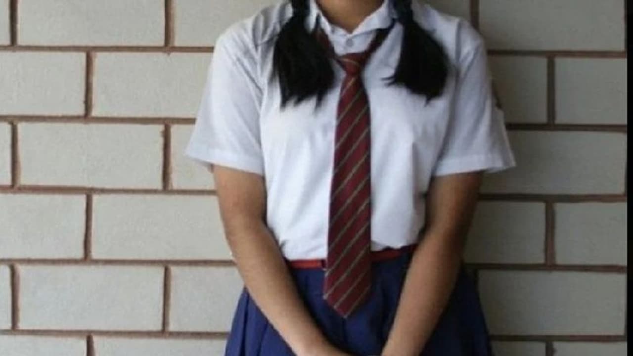 9th क्लास की बच्ची माता पिता के लाखों रुपए चुराकर दोस्त देती रही, पेरेंट्स को अलर्ट करती है बेटी की मजबूरी 9th क्लास की बच्ची माता पिता के लाखों रुपए चुराकर दोस्त देती रही, पेरेंट्स को अलर्ट करती है बेटी की मजबूरी