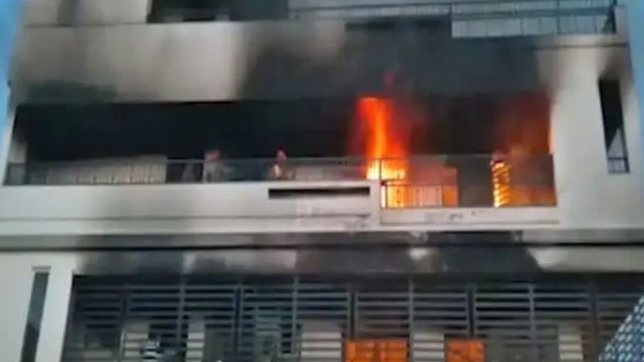 ಡಾಕ್ಟರ್ ಮನೆಯಲ್ಲಿ ಬೆಂಕಿ: ಇಬ್ಬರು ಪುಟ್ಟ ಮಕ್ಕಳು ಅಪ್ಪ ದಾರುಣ ಸಾವು