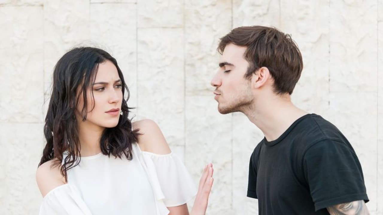 Angelina Jolie once refused to kiss Johnny Depp because of bad breath; here are tips to be kiss ready Angelina Jolie once refused to kiss Johnny Depp because of bad breath; here are tips to be kiss ready