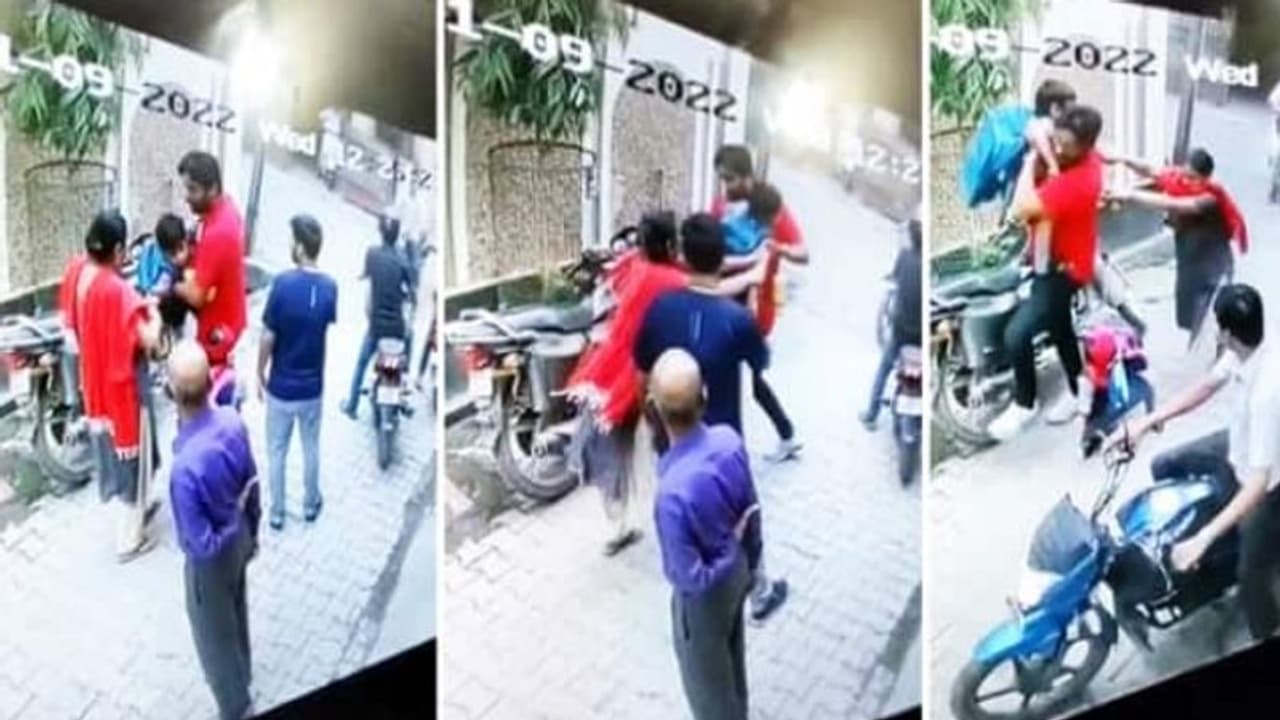 बरेली: स्कूल के बाहर बच्चे को लेकर पति पत्नी में हुआ हाई वोल्टेज ड्रामा, CCTV में कैद हुआ पूरा मामला