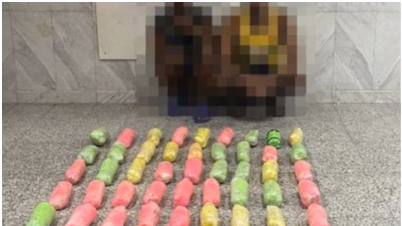 കടല് മാര്ഗം ലഹരിമരുന്ന് കടത്താന് ശ്രമം; പ്രതികള് തീരസംരക്ഷണ സേനയുടെ പിടിയില് കടല് മാര്ഗം ലഹരിമരുന്ന് കടത്താന് ശ്രമം; പ്രതികള് തീരസംരക്ഷണ സേനയുടെ പിടിയില്