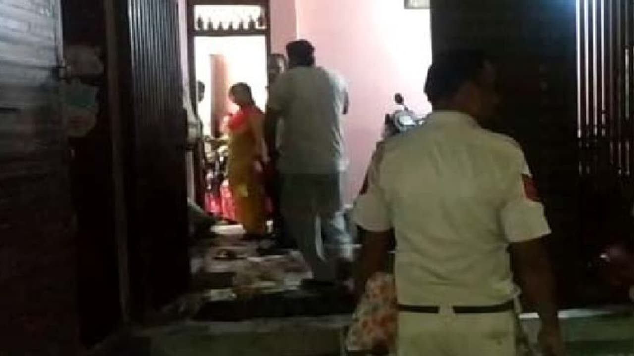  सिरफिरे पति ने पत्नी और बच्चों को दिया जहर, बीवी बच गई तो चाकू से गोदकर मार डाला...वजह चौंकाने वाली