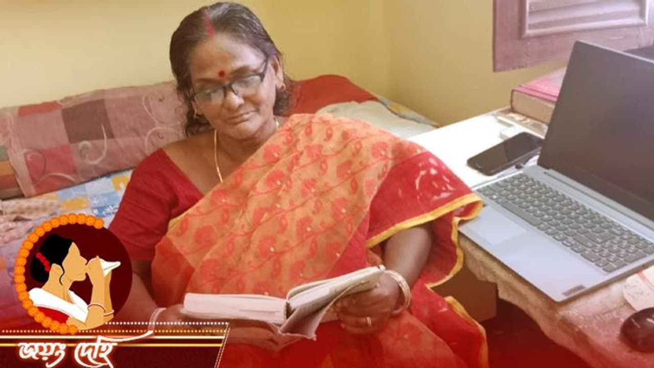 শাড়ি বেচে সংসার চালিয়েছেন, হার মেনেছে ক্যান্সার! দেবীর আশীর্বাদে ‘জয়ী’ ভারতী চক্রবর্তী শাড়ি বেচে সংসার চালিয়েছেন, হার মেনেছে ক্যান্সার! দেবীর আশীর্বাদে ‘জয়ী’ ভারতী চক্রবর্তী