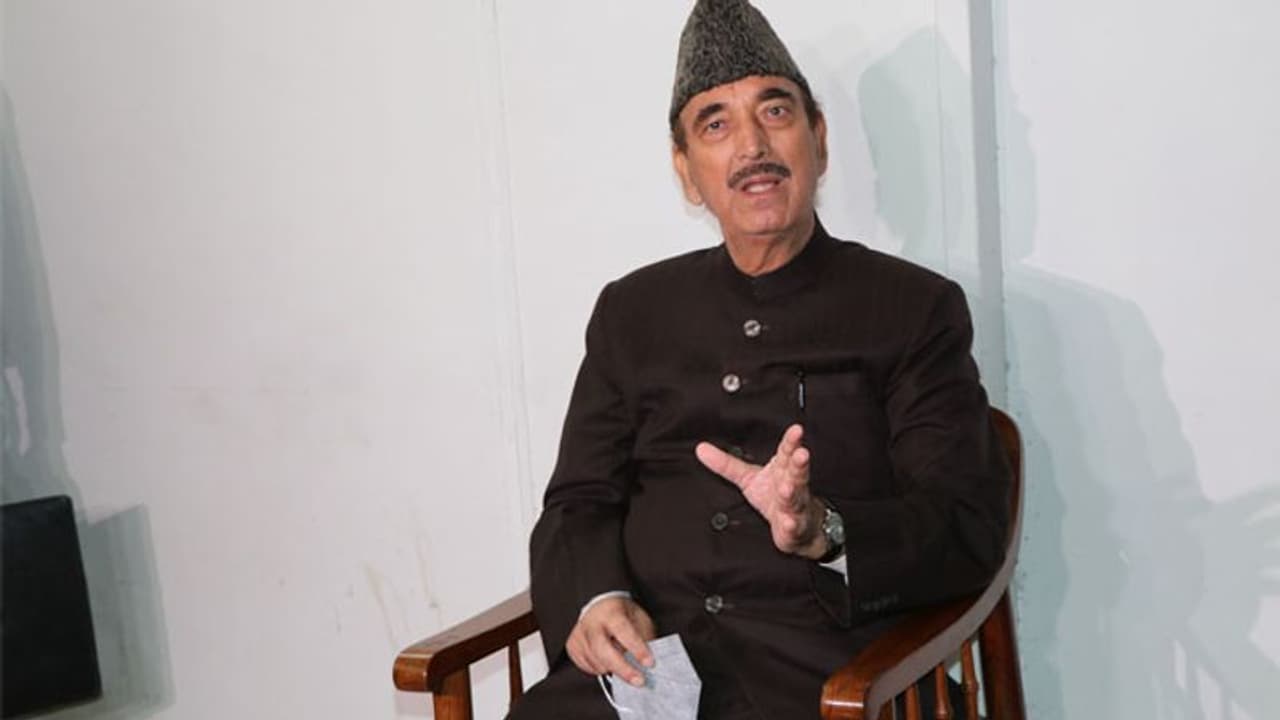 'ആർട്ടിക്കിൾ 370 റദ്ദാക്കിയതിനെ ന്യായീകരിച്ചു'; ​ഗുലാം നബി ആസാദിന്റെ പാർട്ടിയിൽ നിന്ന് 21 നേതാക്കൾ കോൺ​ഗ്രസിൽ