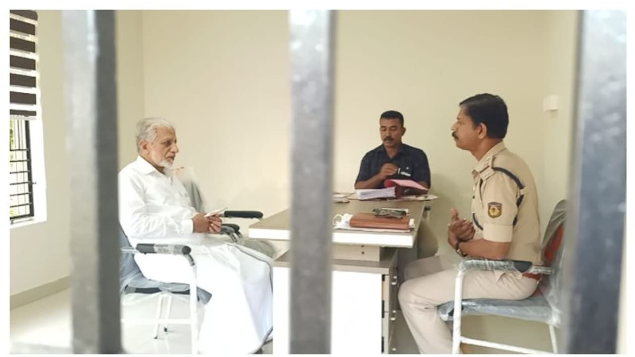 മട്ടന്നൂർ ജുമാ മസ്ജിദ് നിർമ്മാണത്തിൽ അഴിമതി: ലീഗ് കോണ്ഗ്രസ് നേതാക്കളെ ചോദ്യം ചെയ്യുന്നു മട്ടന്നൂർ ജുമാ മസ്ജിദ് നിർമ്മാണത്തിൽ അഴിമതി: ലീഗ് കോണ്ഗ്രസ് നേതാക്കളെ ചോദ്യം ചെയ്യുന്നു