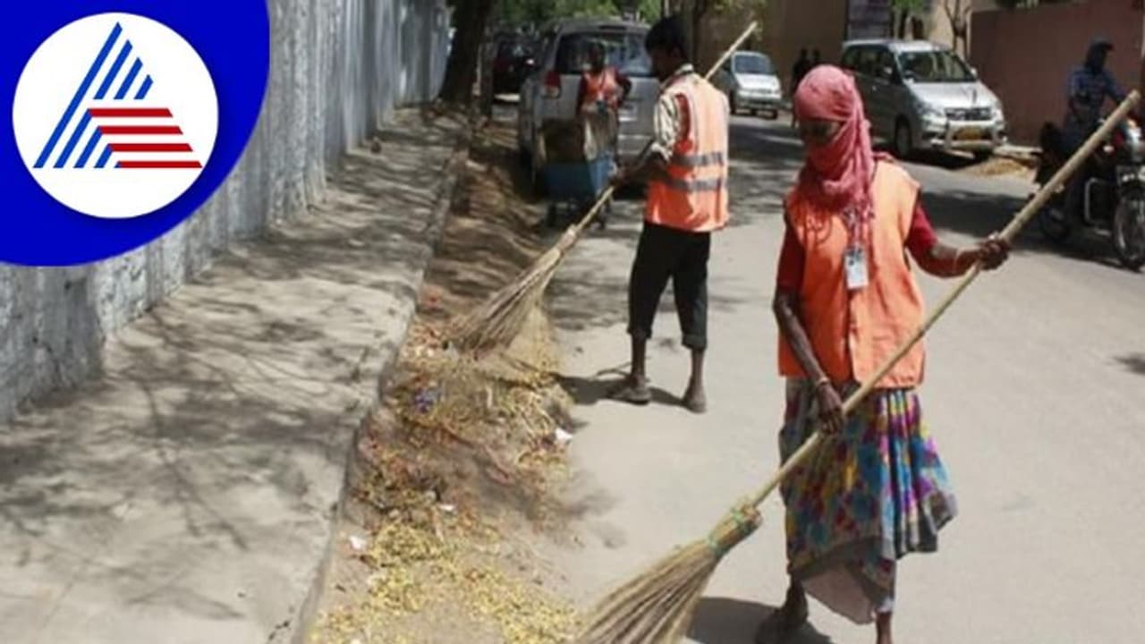 Chikkaballapur: ಜಿಲ್ಲೆಯ 159 ಪೌರ ಕಾರ್ಮಿಕರಿಗೆ ಕಾಯಂ ಭಾಗ್ಯ 