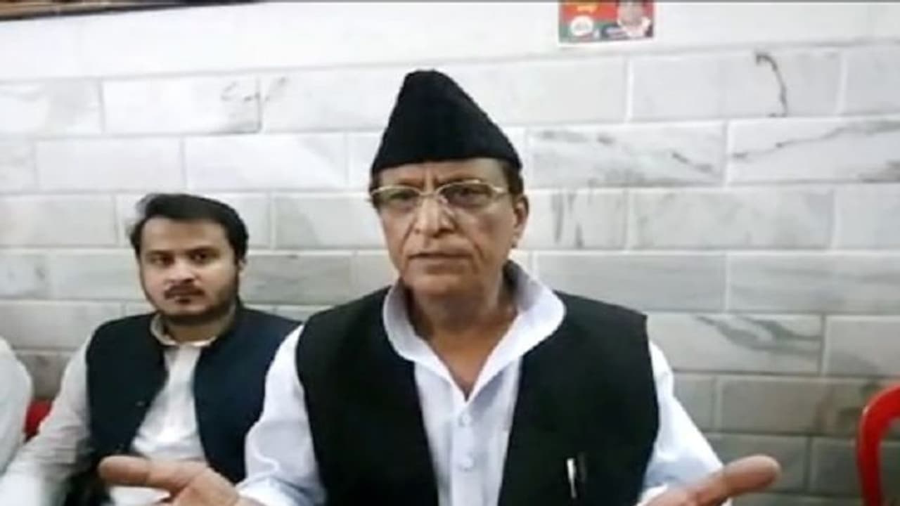 रामपुर: आजम खान और अब्दुल्ला ने वापस लौटाए सरकारी गनर, कहा नहीं चाहिए आपकी सुरक्षा रामपुर: आजम खान और अब्दुल्ला ने वापस लौटाए सरकारी गनर, कहा नहीं चाहिए आपकी सुरक्षा