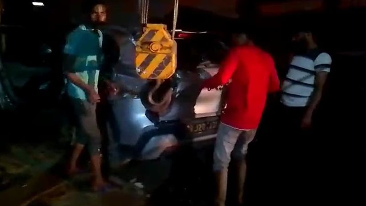 कोटा से दर्दनाक खबर: एलीन कोचिंग के 4 दोस्तों की मौत, सिर्फ 2 सेकंड में थम गईं सांसे...एक गलती पड़ गई भारी कोटा से दर्दनाक खबर: एलीन कोचिंग के 4 दोस्तों की मौत, सिर्फ 2 सेकंड में थम गईं सांसे...एक गलती पड़ गई भारी