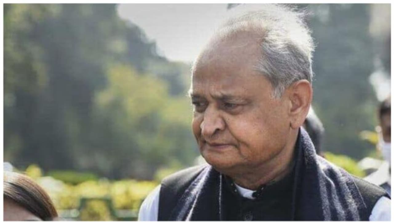 ഗെലോട്ടിനെതിരെ നടപടി ഉണ്ടാകുമോ?നിരീ​ക്ഷകർ ഇന്ന് സോണിയക്ക് റിപ്പോർട്ട് നൽകും