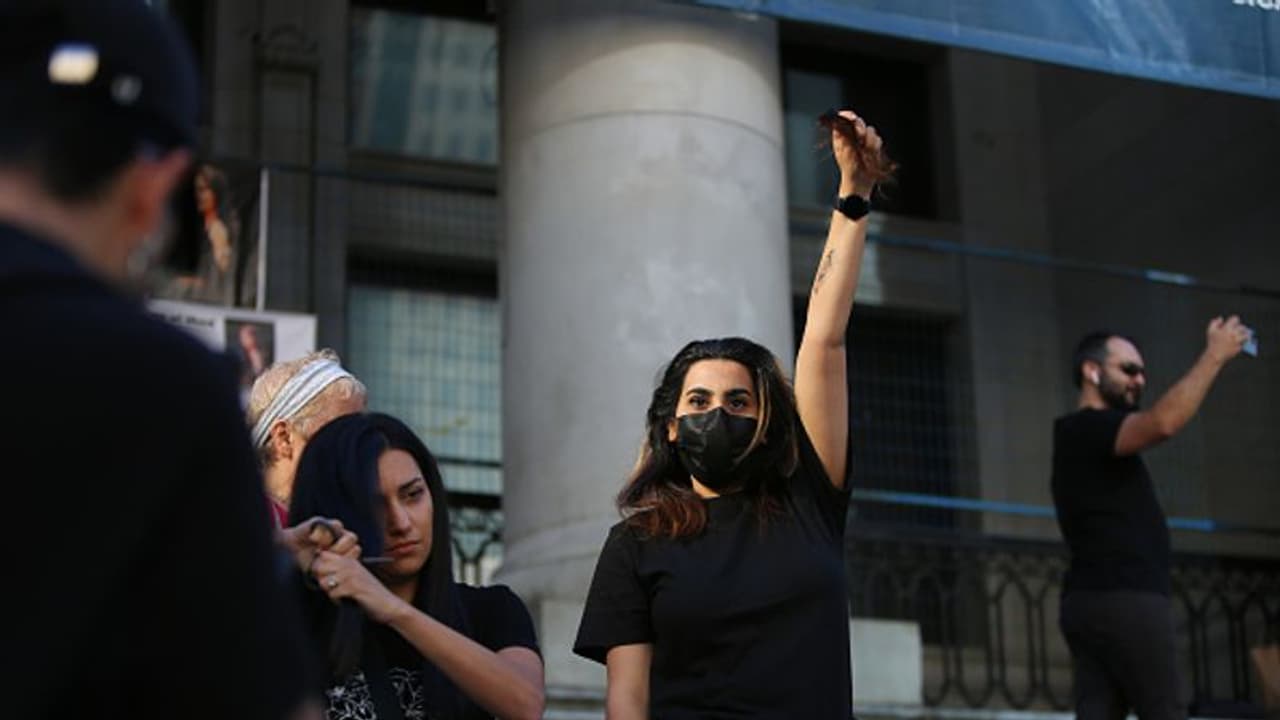 ইরানে ৭৫ ছাড়াল মৃতের সংখ্যা, কোনও রকমের বিক্ষোভ বরদাস্ত করা হবে না বলে স্পষ্ট বার্তা রাইসির ইরানে ৭৫ ছাড়াল মৃতের সংখ্যা, কোনও রকমের বিক্ষোভ বরদাস্ত করা হবে না বলে স্পষ্ট বার্তা রাইসির