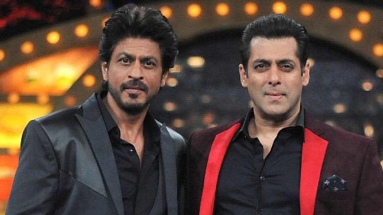 शाहरुख खान की Pathaan से लीक हुआ सलमान का कैमियो लुक, वायरल सीन देख उड़ जाएंगे सभी के होश शाहरुख खान की Pathaan से लीक हुआ सलमान का कैमियो लुक, वायरल सीन देख उड़ जाएंगे सभी के होश